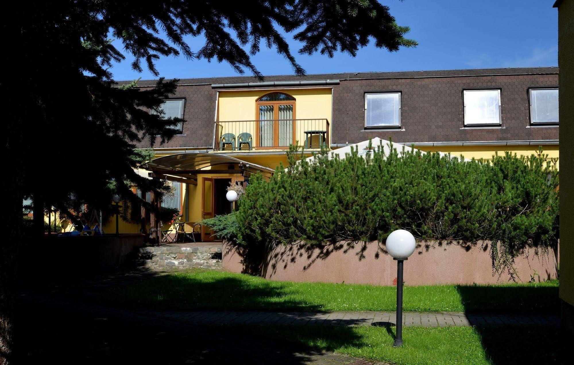 Penzion Agrothermal Bešeňová Exterior foto